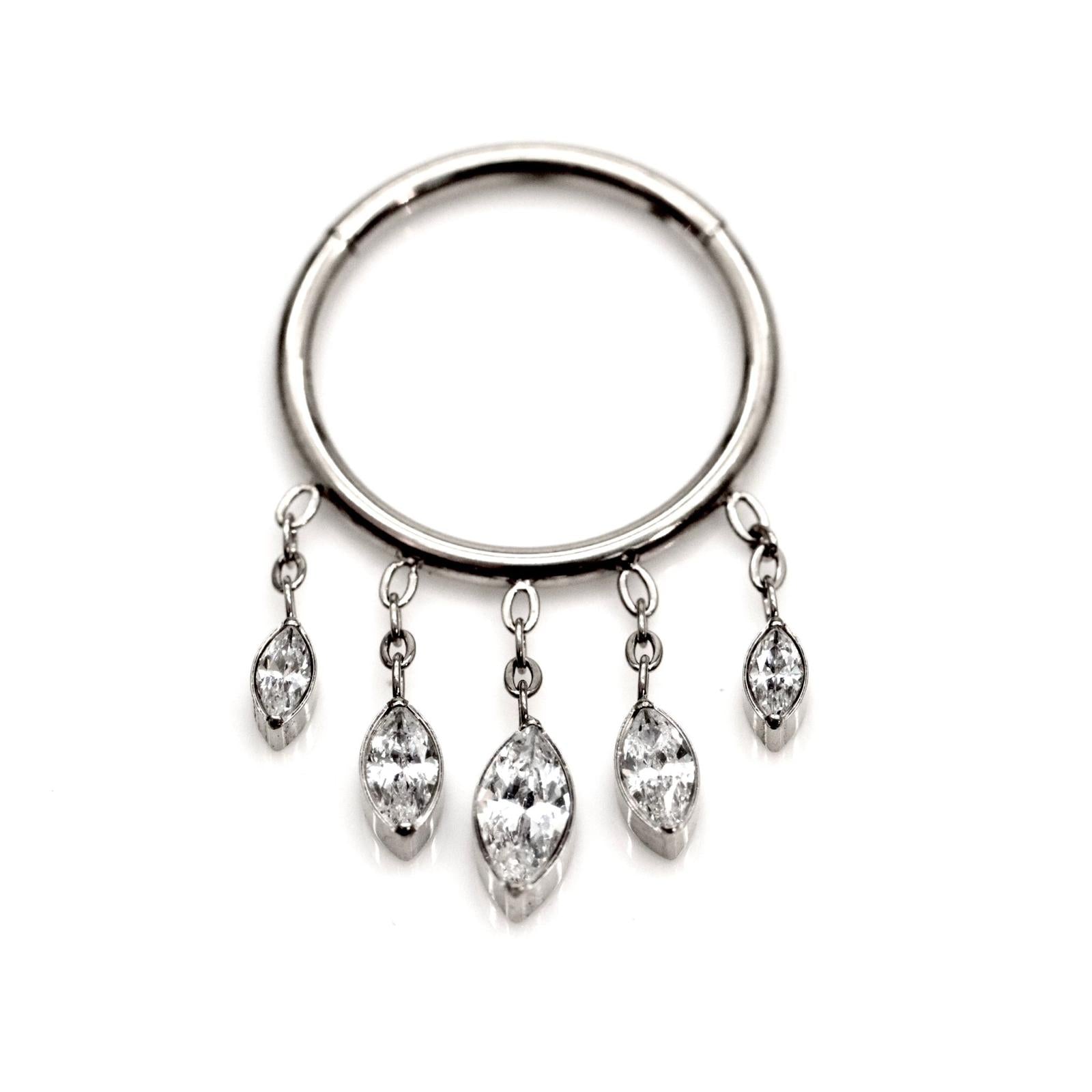 קליקר טיטניום חלק עם צ'ארמים מרקיזות