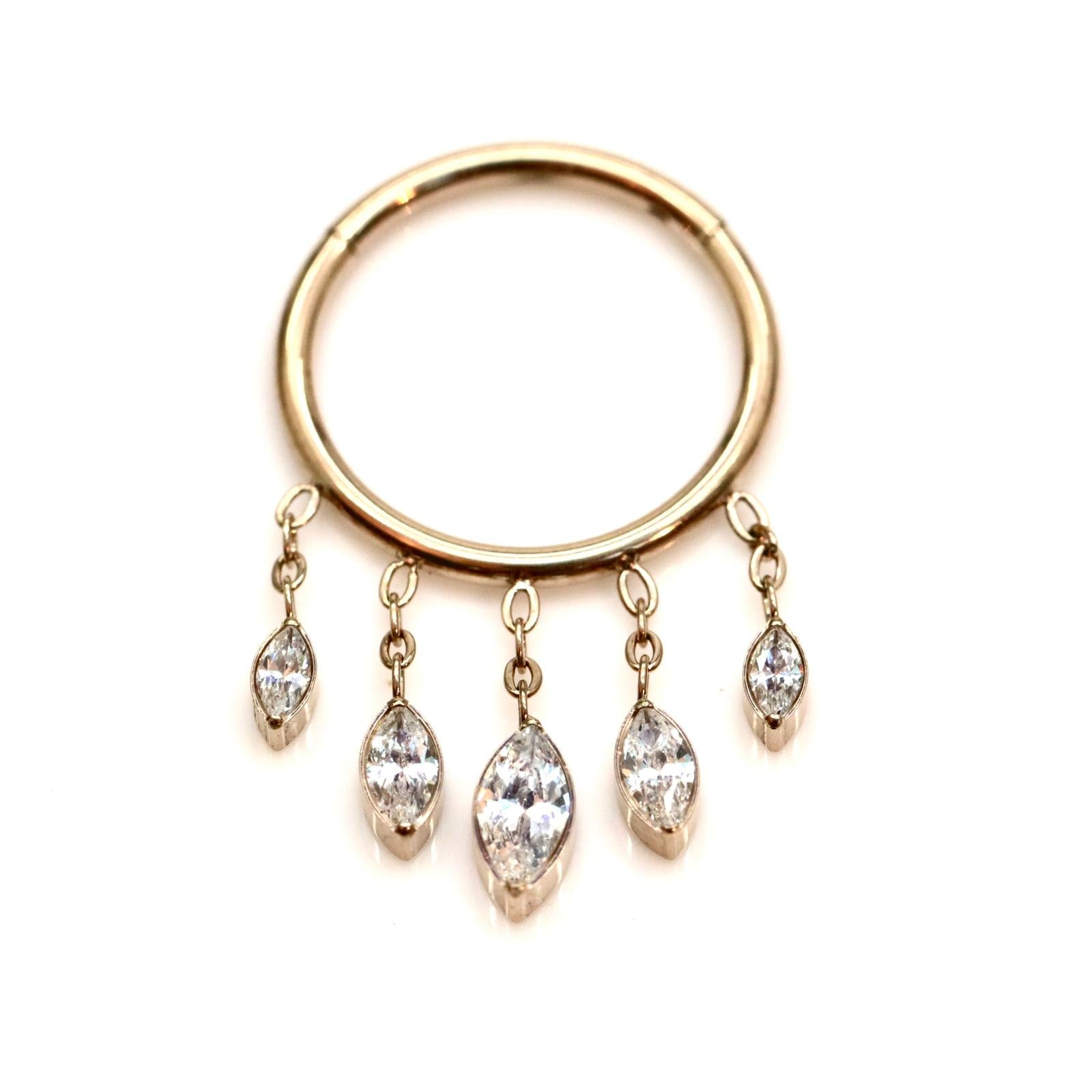 קליקר טיטניום חלק עם צ'ארמים מרקיזות