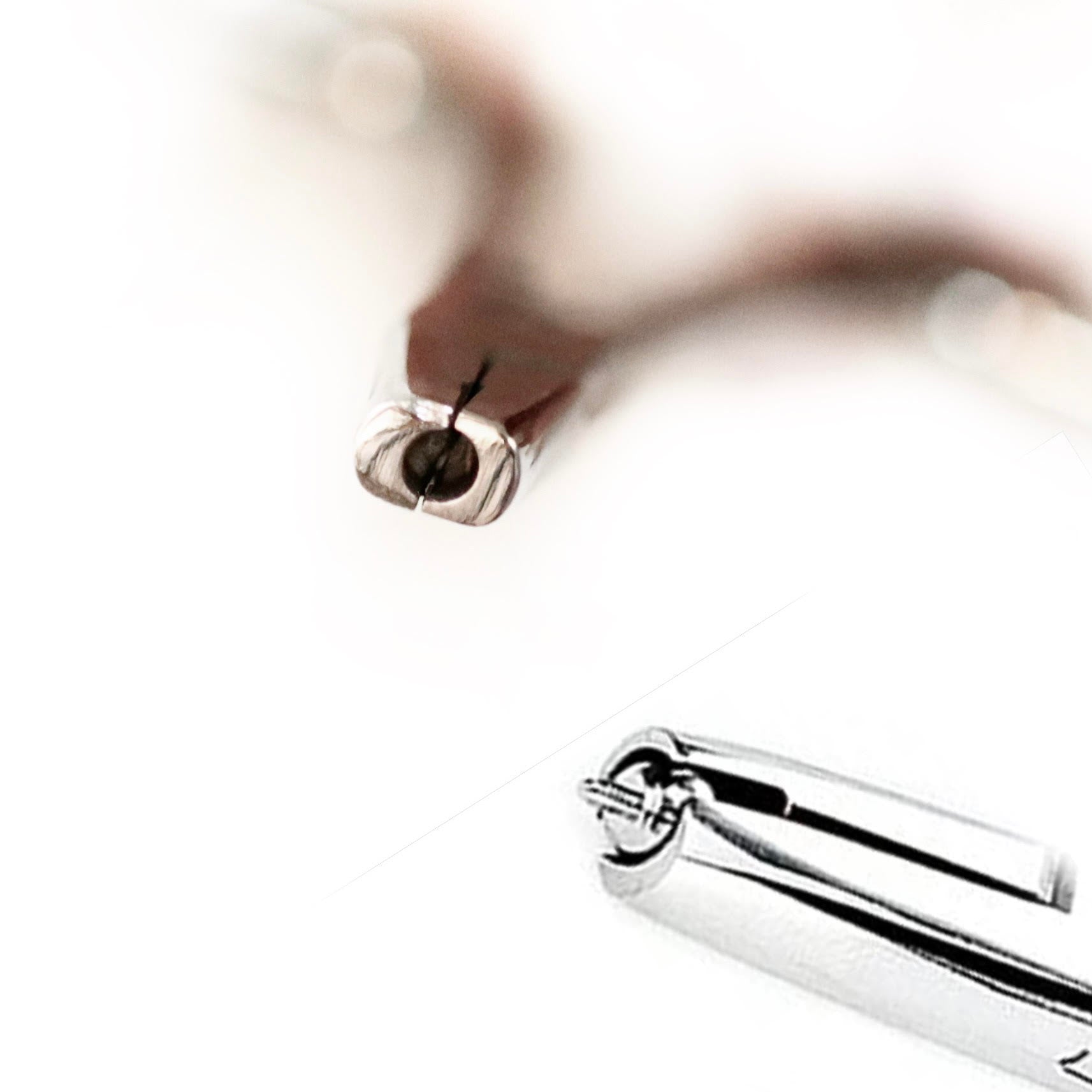 מלקחיים מחזיקות כדורים