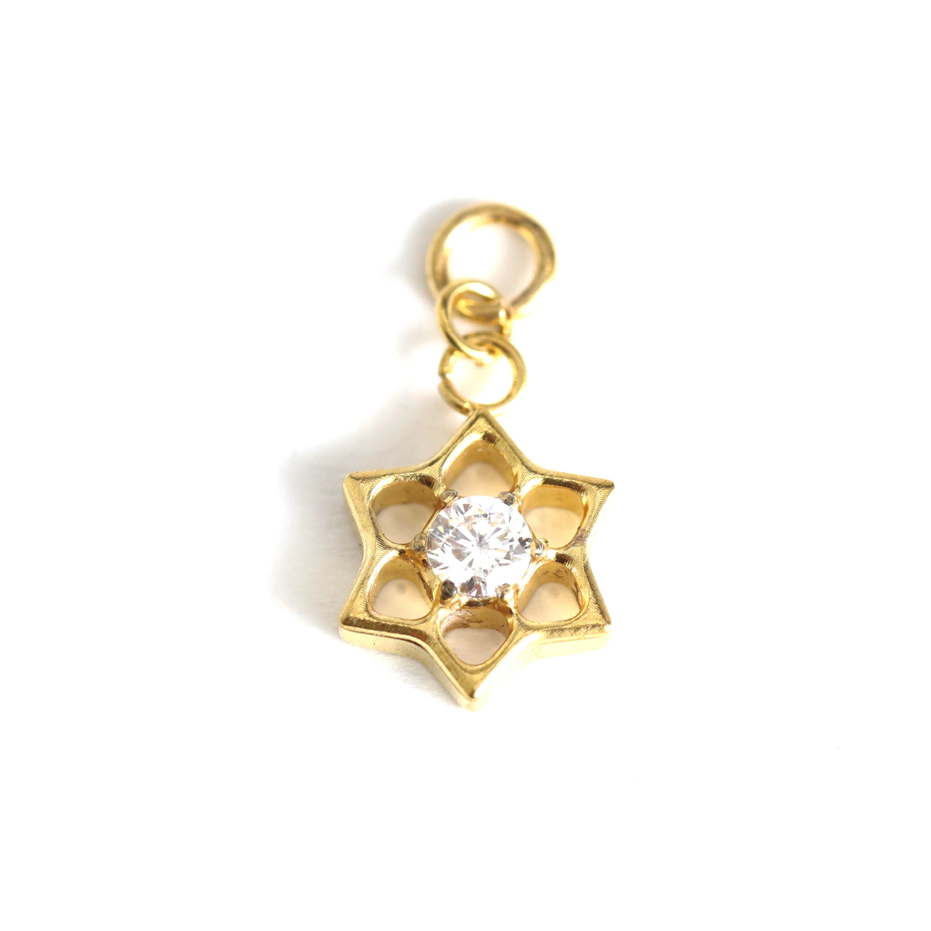 תליון פרח חלול וזירקון עם חוליה מקשרת- טיטניום