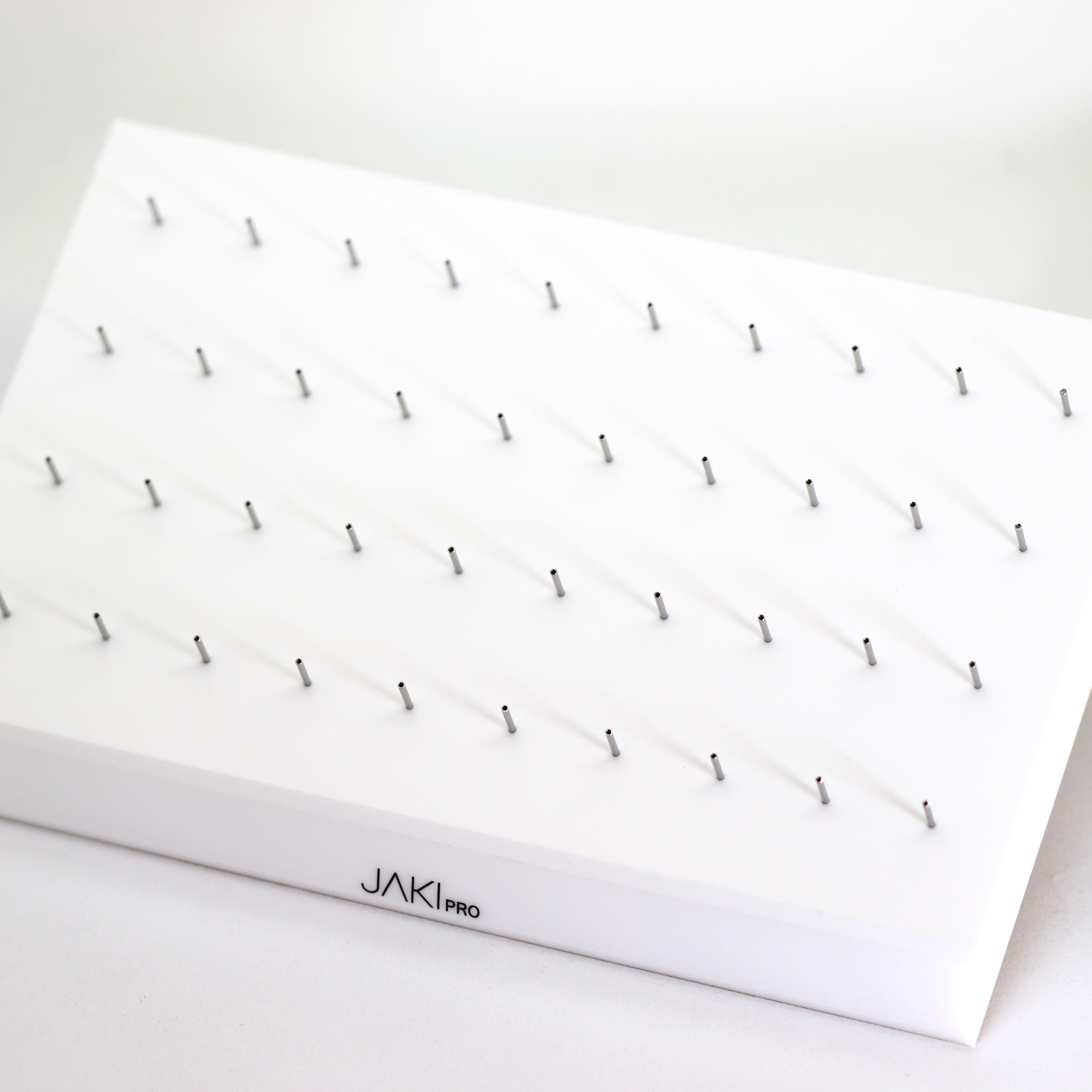 סטנד גדול לתצוגה ללברטים טיטניום