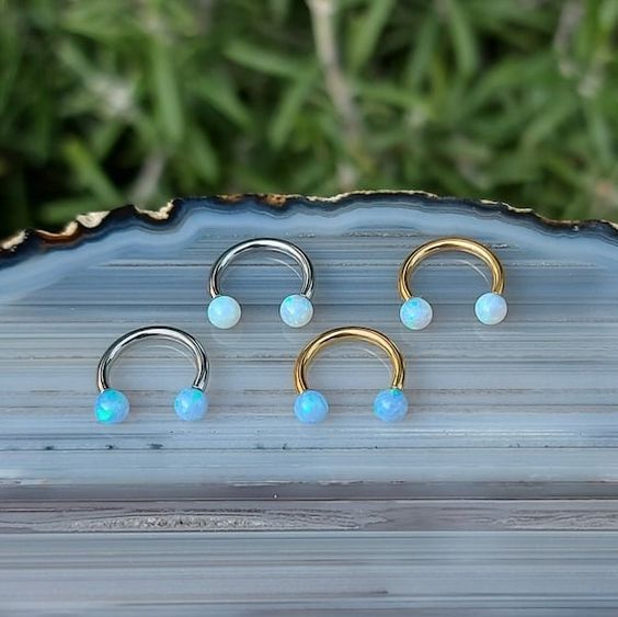 פרסה מתכת רפואית- אופל כחול